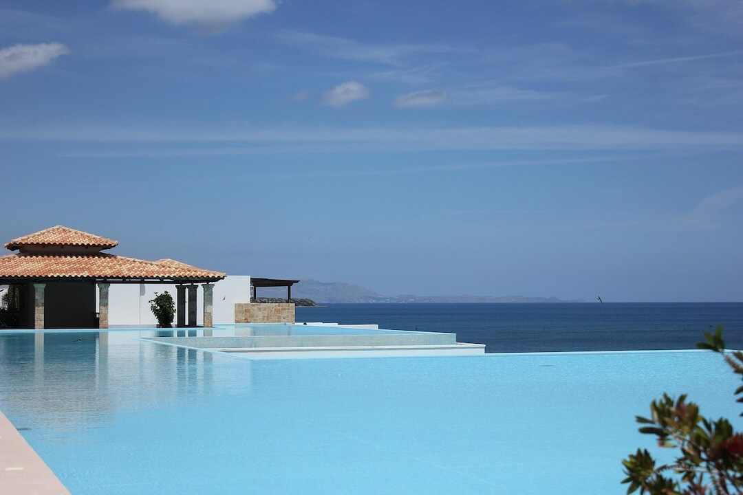 Florida Climate and Pool Health: Why Timing Matters Image